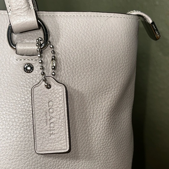COACH Bay Tote *HTF Color* - Picture 8 of 16